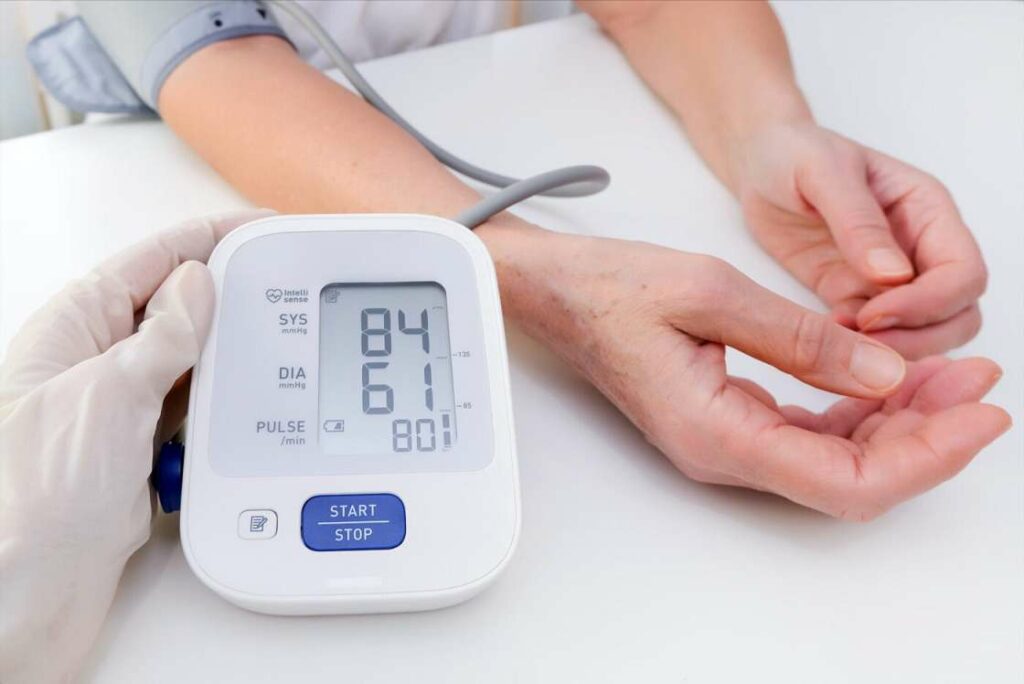 تشخیص دلایل افت فشار خون